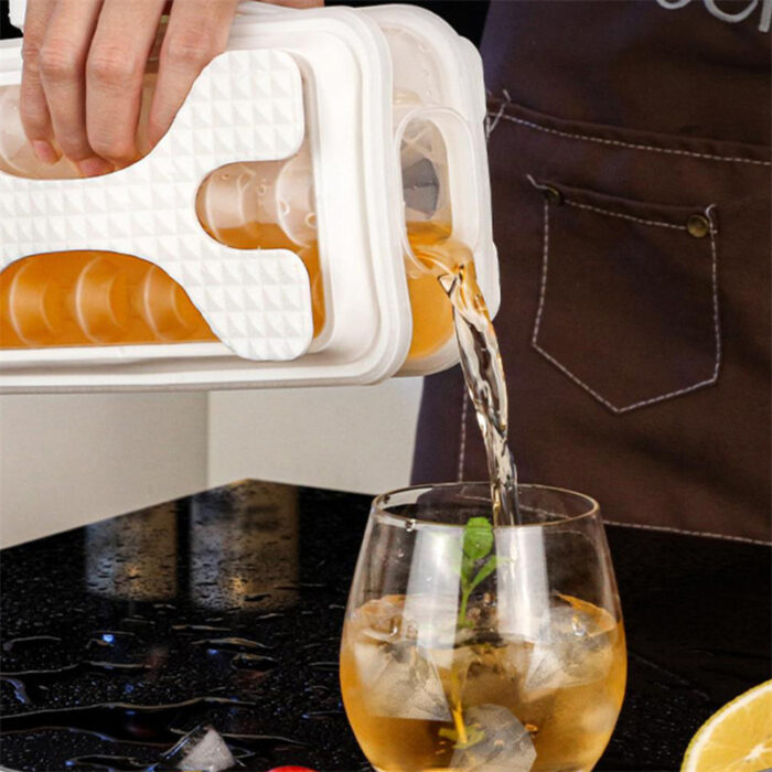 2 in 1 Portable Water Bottle Silicone Diamond Ice Ball Maker - Image 3