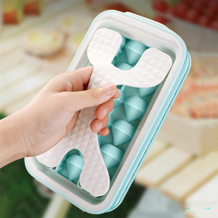 2 in 1 Portable Water Bottle Silicone Diamond Ice Ball Maker - Image 7
