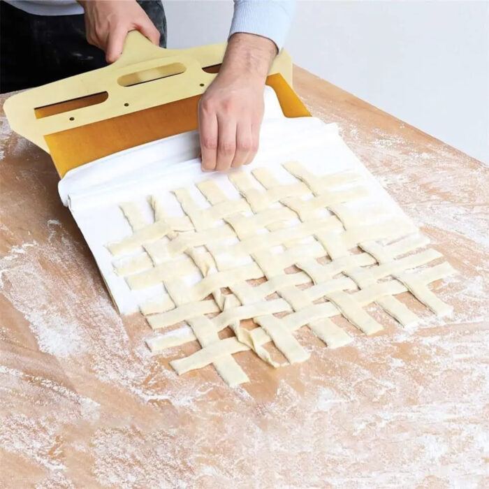 Non Stick Sliding Pizza Shovel - Image 3
